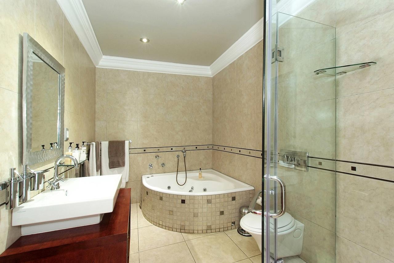 Ushaka Manor Guest House Durban Esterno foto