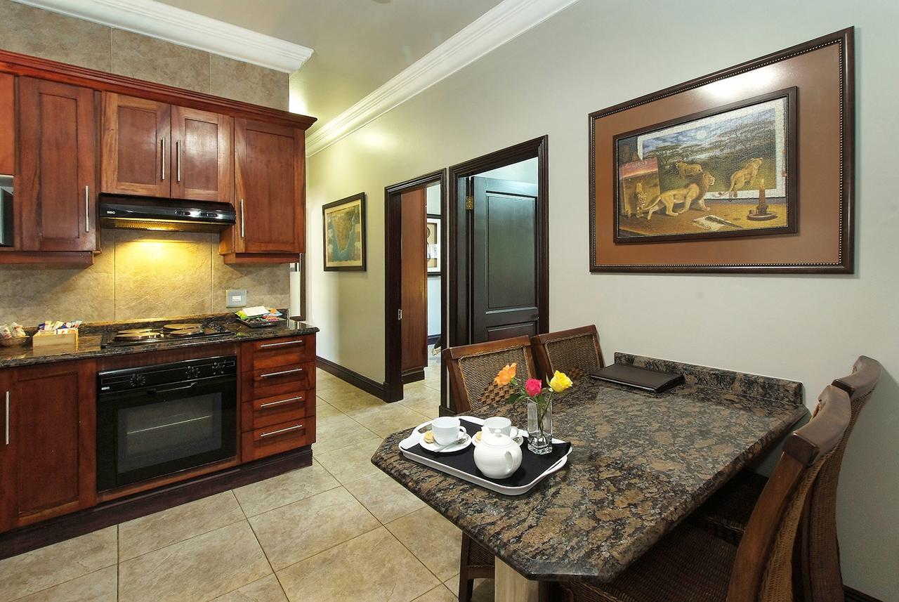 Ushaka Manor Guest House Durban Esterno foto