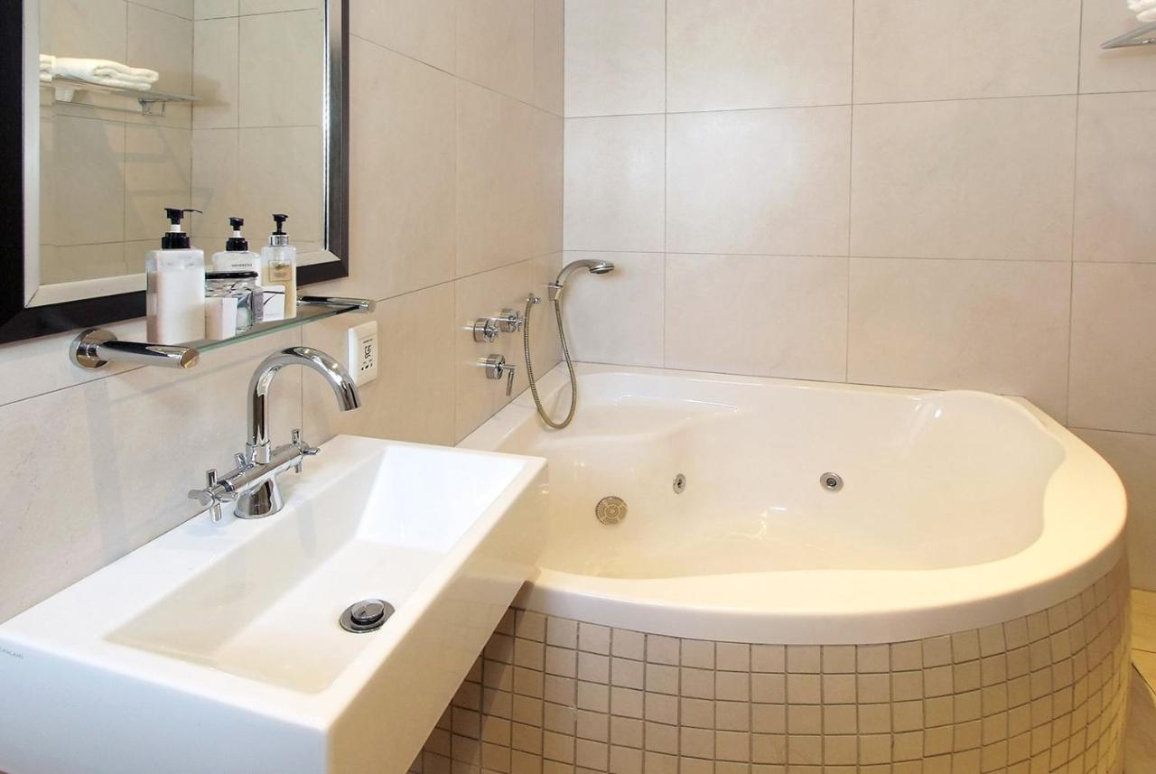 Ushaka Manor Guest House Durban Esterno foto